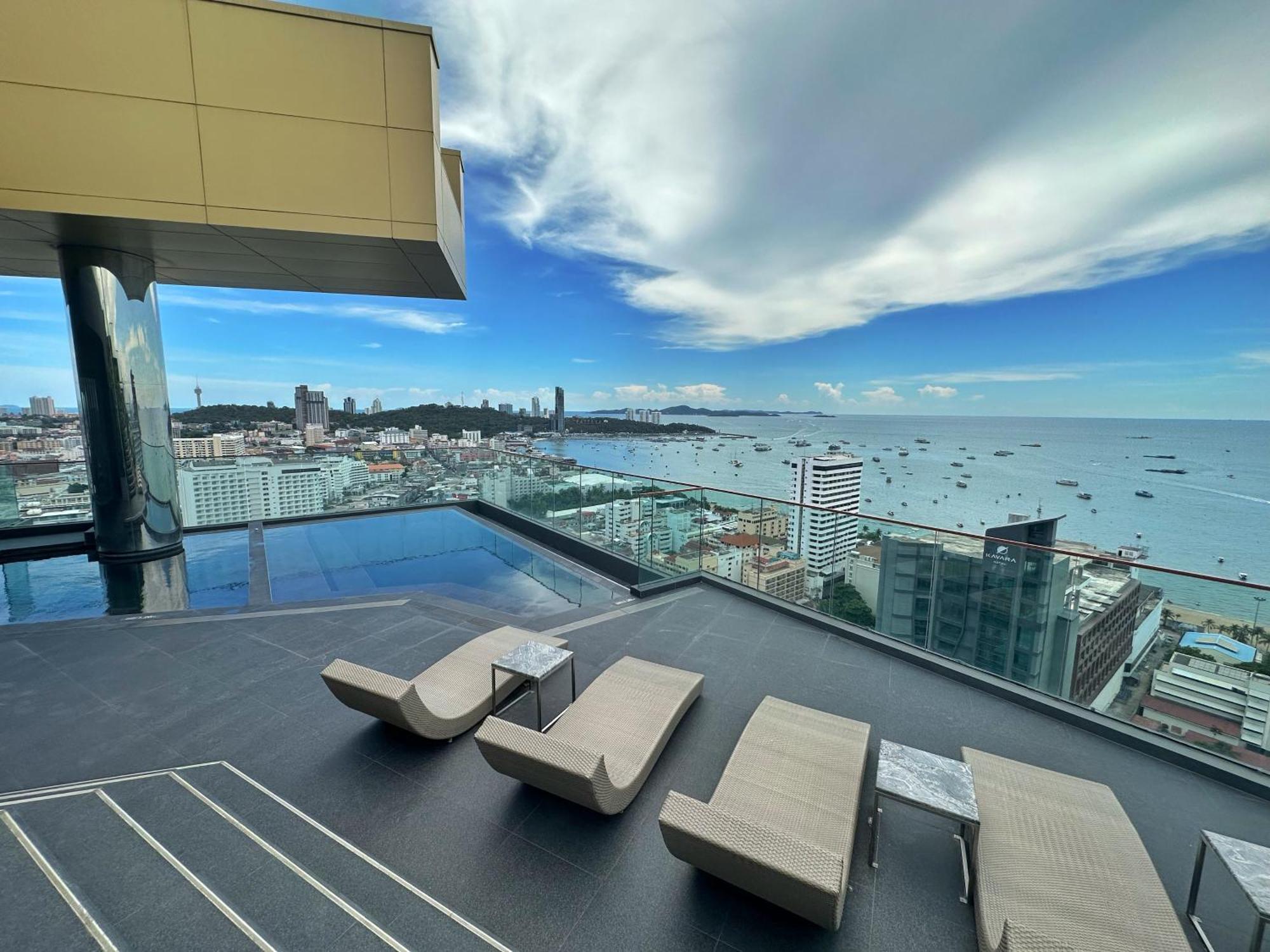 The Edge Central 파타야 외부 사진